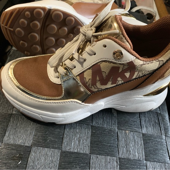 Brand new women’s 7 Micheal kors sneakers - Picture 6 of 7